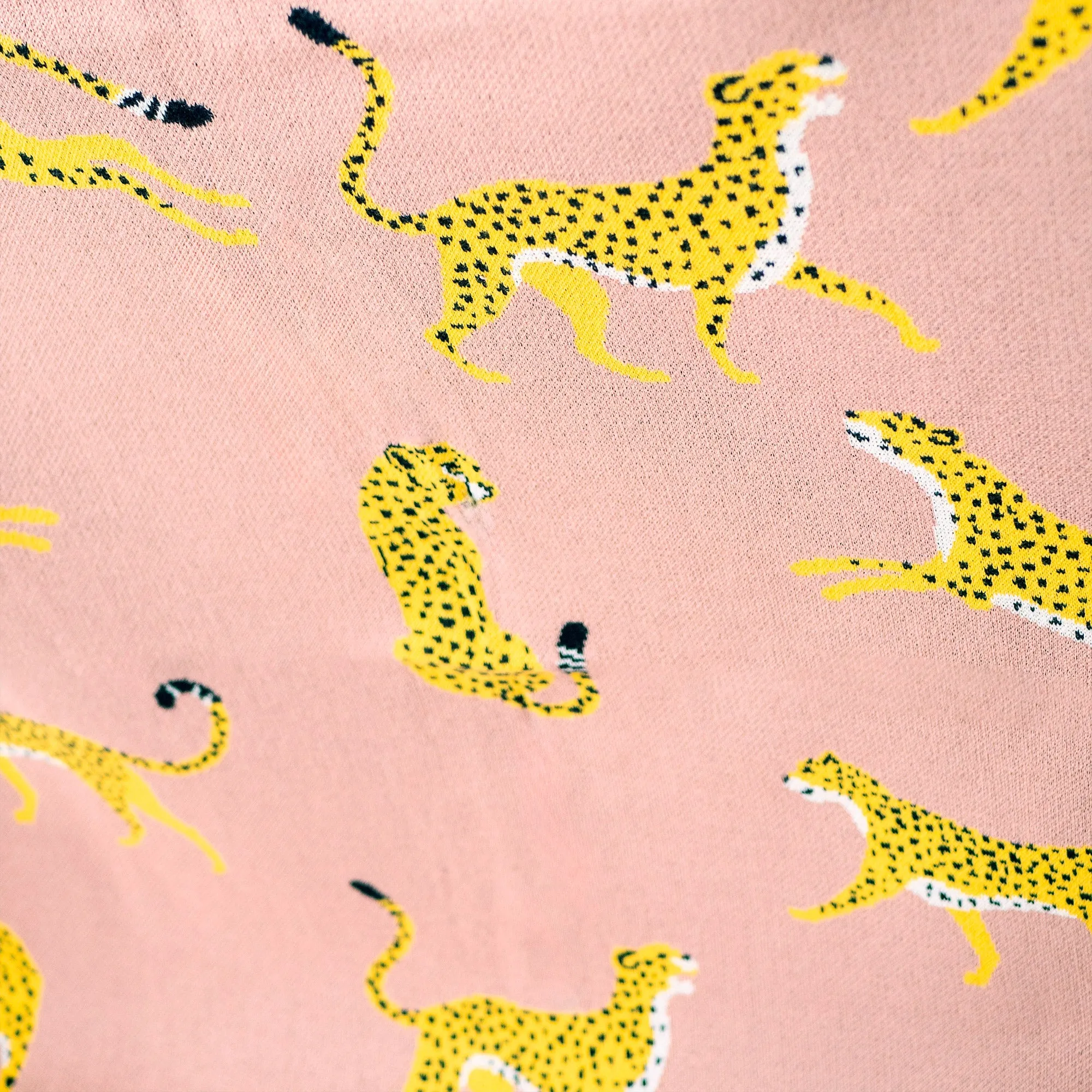 Throw / Blanket - Knitted Cheetah Pink