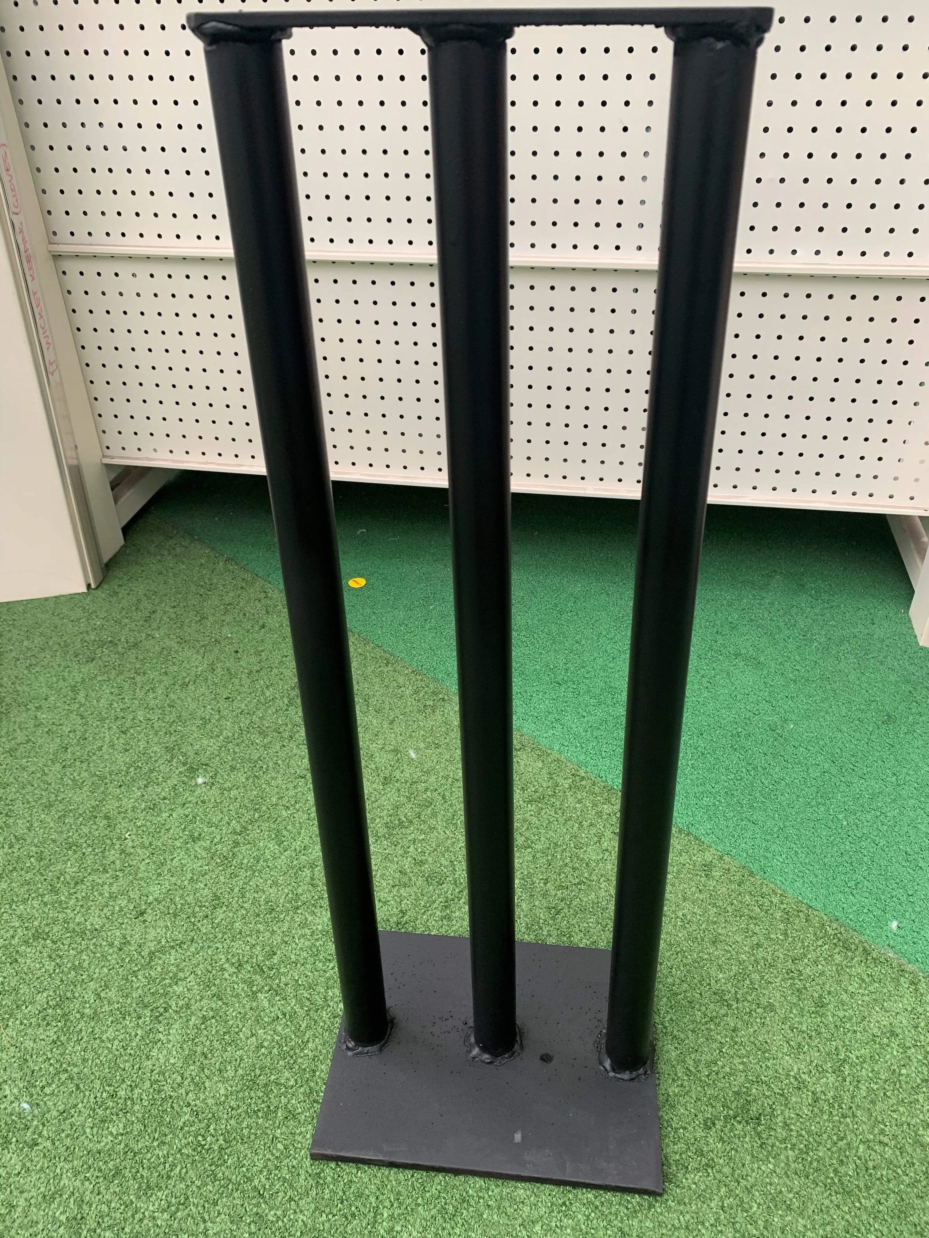 WSC Black Metal Stumps